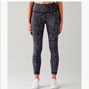 Wunder under lulu leggings